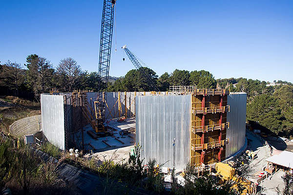 The 11 million gallon treated water reservoir enables the plant to supply up to 140 million gallons of emergency water a day when completed in December 2014. Image courtesy Water System Improvement Program (WSIP) Peninsula.