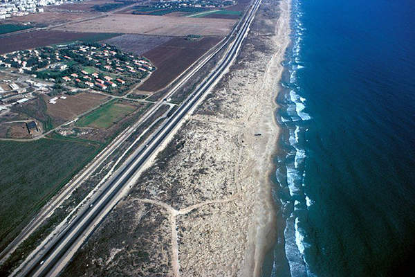 Ashdod will be the fifth desalination plant to be located on the Mediterranean coast of Israel. Image courtesy of Pikiwikiisrael.