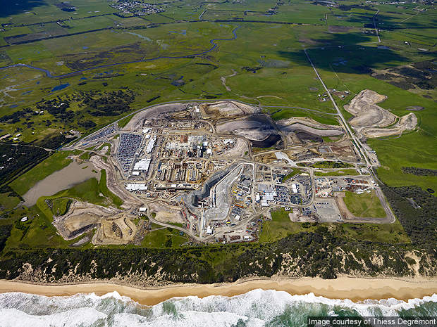 Aerial photograph of the plant's construction site.