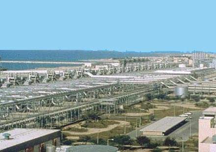 The overall development at the Shoaiba site also includes an oil-fired power station, together with a port and a tanker terminal.