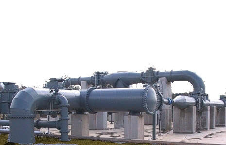 The transmission pipeline and intake structures were built large enough to accommodate the planned future expansion. Super duplex stainless steel was specified throughout the plant for the pipes, valves, impellers and pump casings to cope with the high pressures required and the use of warm salt water.